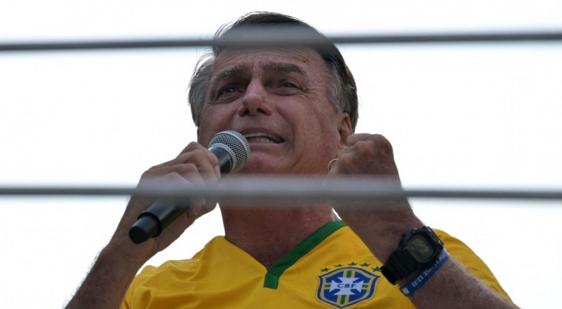Ato em apoio ao ex-presidente Bolsonaro acontece hoje (21). Pol&iacute;tico est&aacute; sob investiga&ccedil;&atilde;o da PF