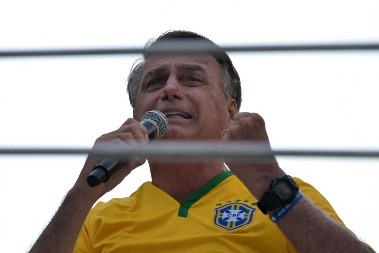 Como foi a manifestação de Bolsonaro? Saiba o que aconteceu durante o ato deste domingo (25)