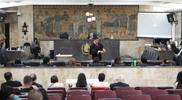 Julgamento da 'Chacina de Poção' é interrompido após dia de depoimento remoto