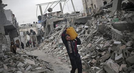 Programa Mundial de Alimentos (PMA), da ONU, alertou nesta terça-feira (27) que a fome extrema "é iminente" no norte de Gaza, sem acesso à ajuda humanitária