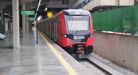 Trem Intercidades (TIC) Eixo Norte -  que ligará São Paulo a Campinas e significará a privatização da Linha 7 - Rubi da Companhia Paulista de Trens Metropolitanos (CPTM),