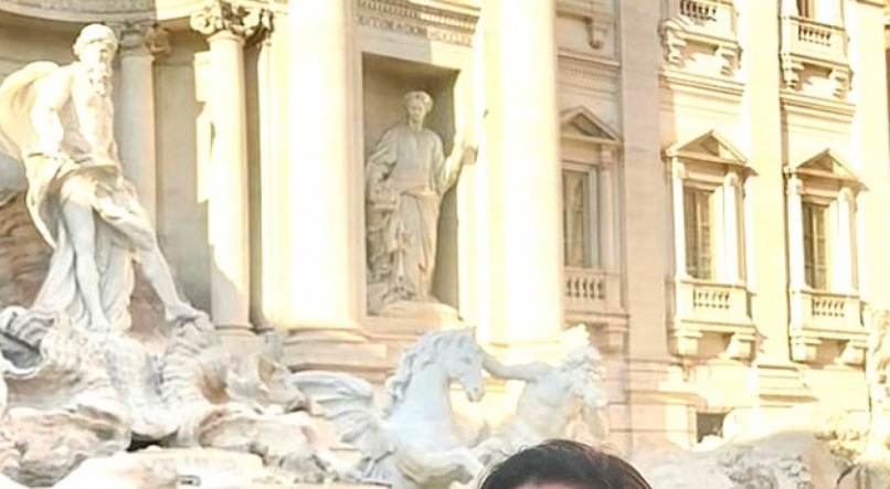 Rannya Freitas, na Fontana de Trevi, em Roma