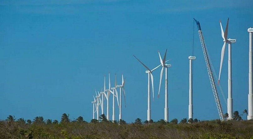 Alguns impactos descritos são a poluição sonora e o desaparecimento de plantas utilizadas em rituais sagrados