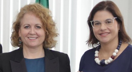 Priscila Krause e a vice-embaixadora do Reino Unido no Brasil, Melanie Hopkins