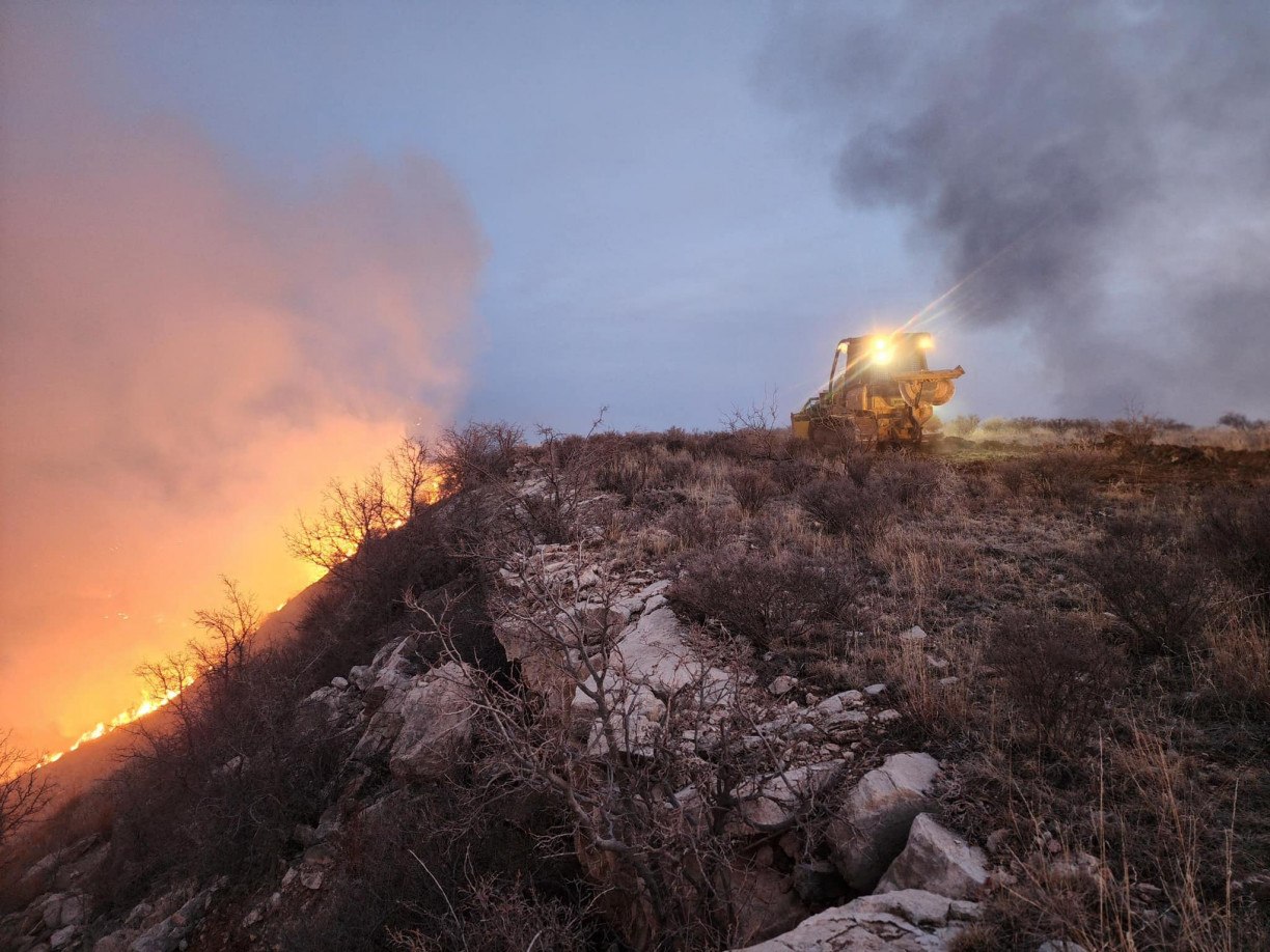 Texas enfrenta o maior incêndio florestal de sua história