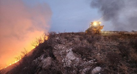 Texas, no sul dos Estados Unidos, enfrenta o maior incêndio florestal de sua história, que já provocou duas mortes