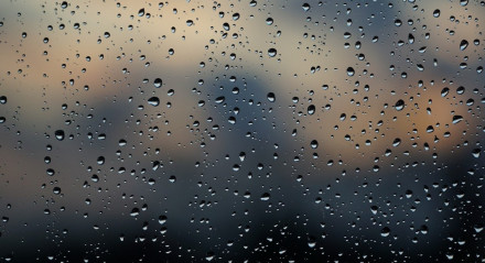 Podem ocorrer pancadas de chuva acompanhadas de raios e vento forte em março no Sertão