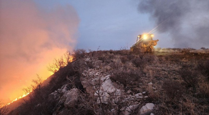 Texas, no sul dos Estados Unidos, enfrenta o maior incêndio florestal de sua história, que já provocou duas mortes