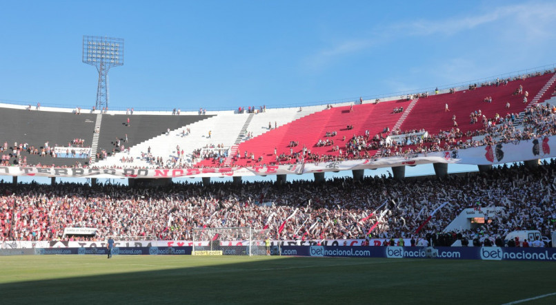 Santa Cruz quer o apoio de mais de 35 mil torcedores diante do Sport, sábado, no Arruda