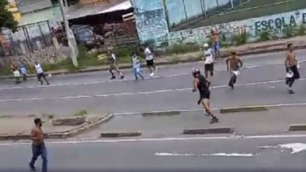 Torcidas de Cruzeiro e Atlético-MG protagonizam cenas de terror e violência em Minas Gerais; uma pessoa morre
