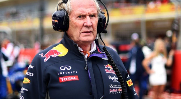 Ainda segundo o "F1-Insider", mesmo com contrato até 2028, Verstappen tem uma cláusula que o permite sair "de graça" caso Helmut Marko, que já expressou que não pretende atrapalhar uma saída de Max, deixe a Red Bull