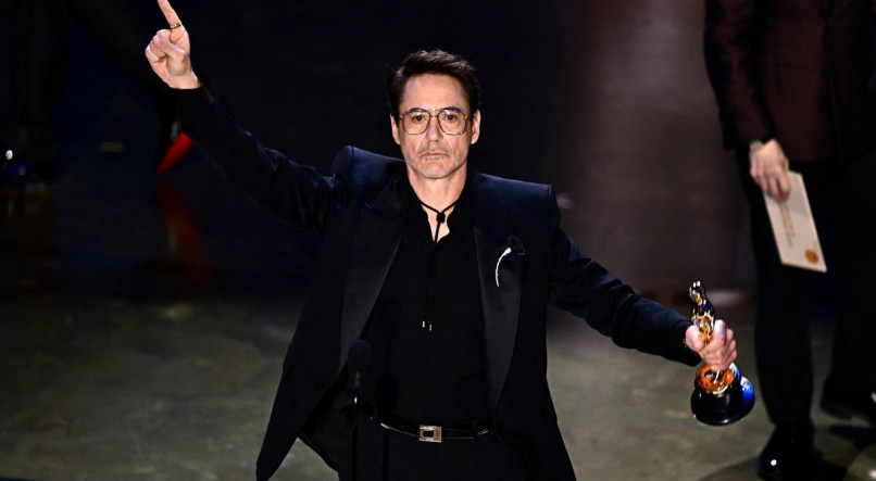 Robert Downey Jr. recebe prêmio na categoria de Melhor ator coadjuvante