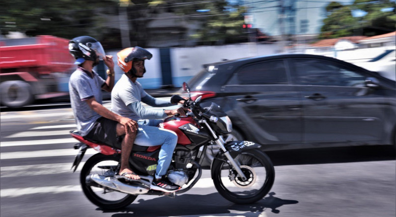 Transporte por moto em app gera R$ 5 bi para o PIB brasileiro, diz a FGV
