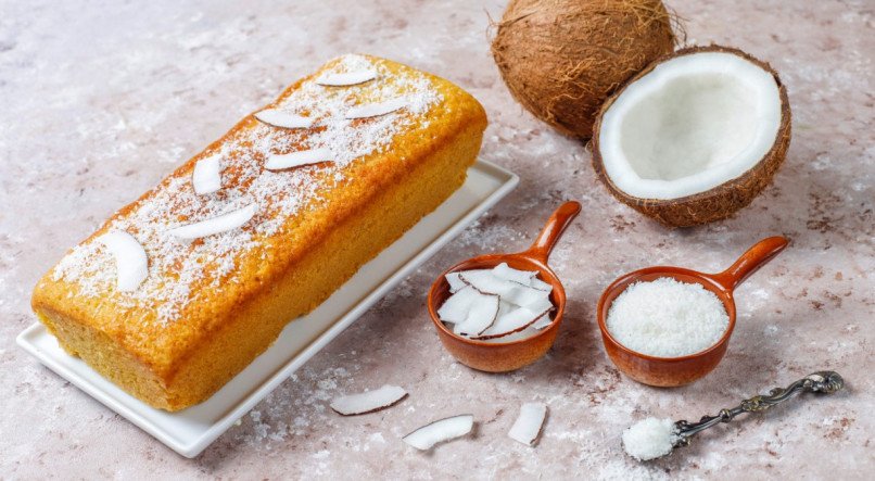 Aprenda como fazer o bolo de coco caseiro e delicioso.