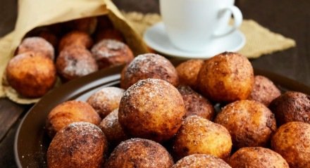 Bolinho de chuva; fritura; frito