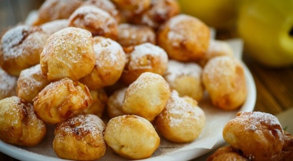 Bolinho de chuva; fritura; frito