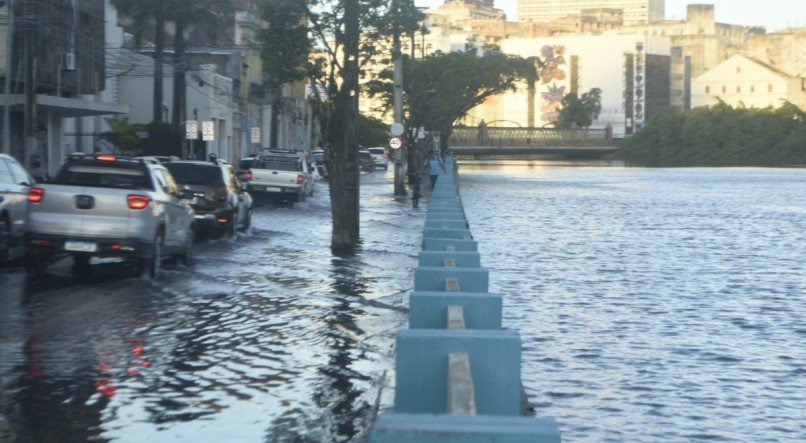 Recife mais uma vez debaixo d'água