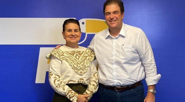 A prefeita de Igarassu, Elcione Ramos, e o presidente do PSDB-PE, Fred Loyo