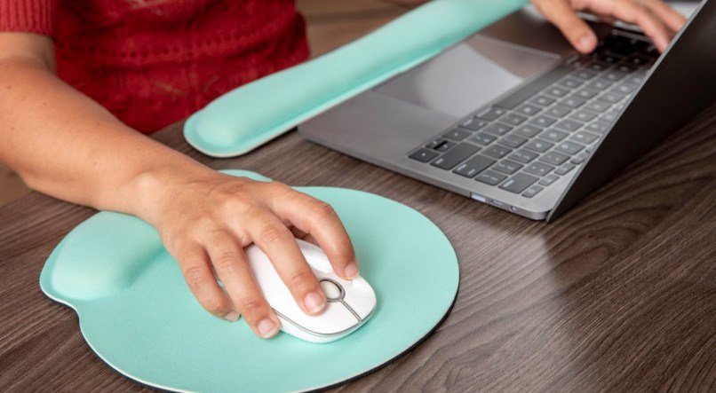 Confira como limpar mousepad de modo fácil e eficaz.