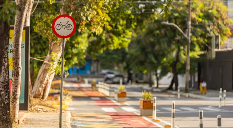 Ciclistas e pedestres ganham mais espaço no Recife