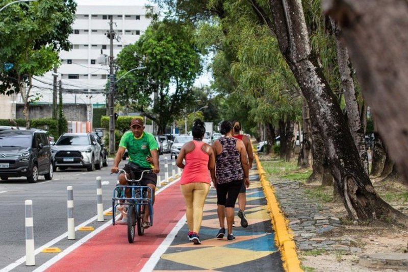 Deslocamentos ativos (a pé e de bicicleta) revelam um padrão de mobilidade urbana significativo da população brasileira, o que deveria chamar a atenção de gestores públicos