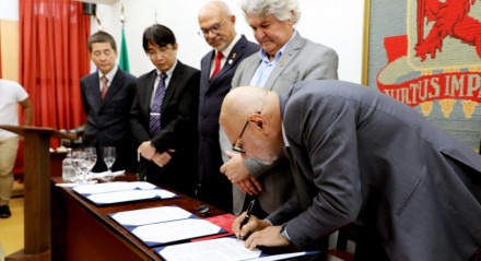Acordo de cooperação foi assinado no último dia 7, em cerimônia realizada no Auditório João Alfredo, na Reitoria da UFPE