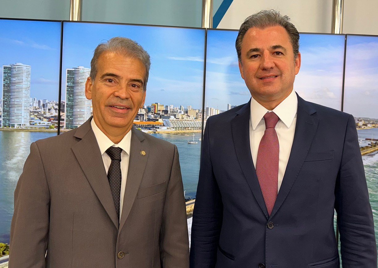 Encontro do deputado Coronel Alberto Feitosa e o presidente da OAB de Pernambuco, Fernando Ribeiro Lins Sheila Wanderley/Divulgação