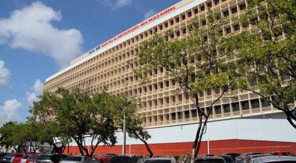 Imagem da fachada do Hospital da Restaura&ccedil;&atilde;o, no Recife