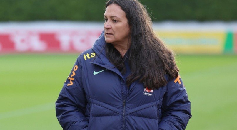 A psicóloga Marisa Santiago no treino da seleção brasileira 
