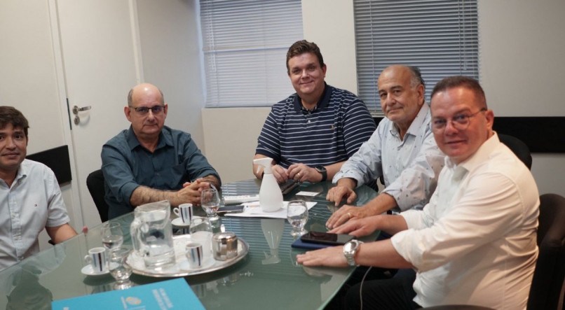 Reunião entre o presidente do diretório estadual do PDT, Wolney Queiroz, o presidente do PDT em Olinda, Pablo Cavalvanti e o pré-candidato Manoel Sátiro