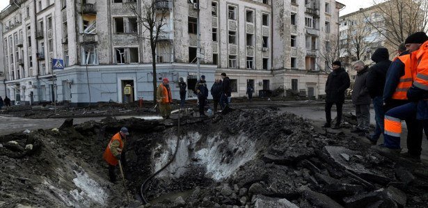 União europeia desbloqueia 1,4 bilhão de euros procedentes de ativos russos para ajudar a ucrânia