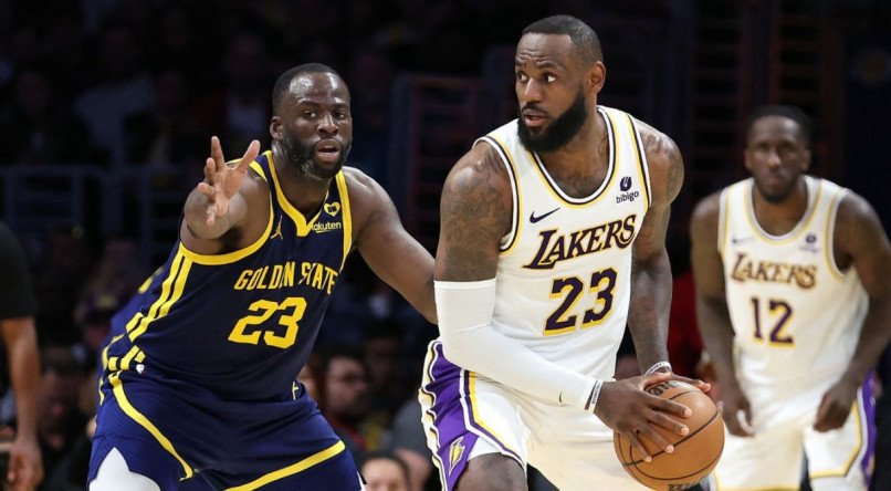 Draymond Green e LeBron James em quadra