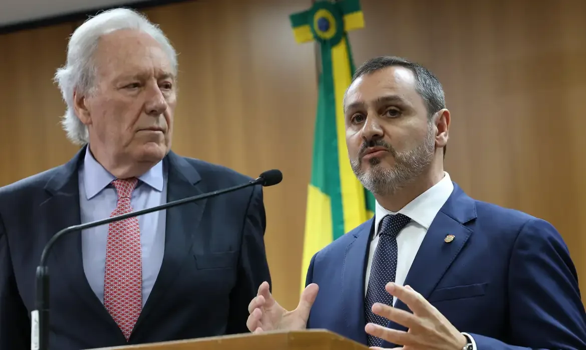 Ministro da Justi&ccedil;a e Seguran&ccedil;a P&uacute;blica, Ricardo Lewandowski, e o diretor-geral da Pol&iacute;cia Federal, Andrei Rodrigues