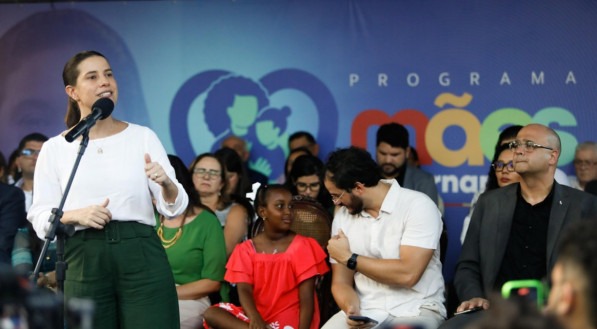 Governadora Raquel Lyra lança programa Mães de Pernambuco, que vai dar auxílio mensal de R$ 300 a 100 mil mulheres em situação de vulnerabilidade social