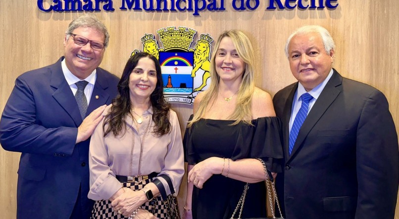 Juiz Marcelo Russo Wanderley, a desembargadora Valéria Pereira Wanderley e o desembargador Itamar Pereira com a esposa Giovana, na homenagem às mulheres na Câmara Municipal do Recife