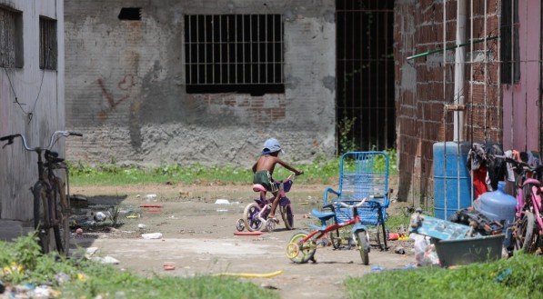 As desigualdades, de maneira geral tem se elevado, no Brasil e nos EUA