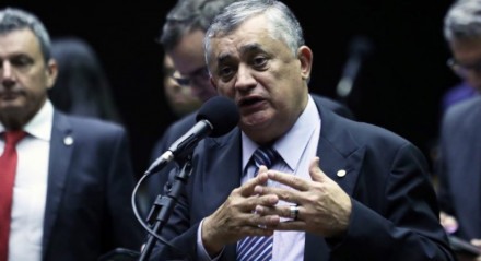 José Guimarães Lider do Governo na Câmara apresentou projeto que reduz o Perese em 55% ja me 2024.