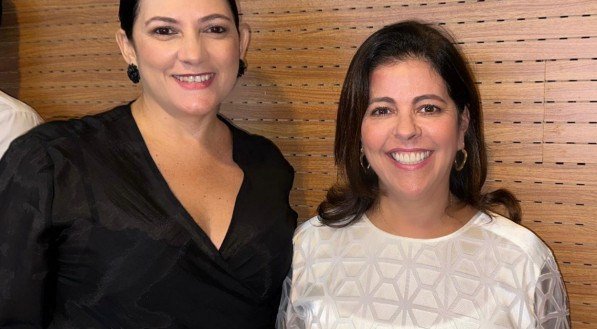 Adriana Ribeiro e Isabela Neiva, em evento da Sociedade dos Amigos da Justiça de Pernambuco