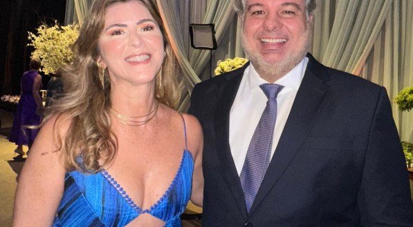 Cláudia e Beto Ferreira da Costa, um dos casais mais queridos do Recife