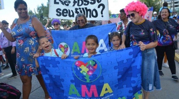 A 3ª Caminhada Pernambucana pela Conscientização sobre o Autismo, organizada pelo MobilizaTeaPE, tem como tema "O melhor presente é ser presente"
