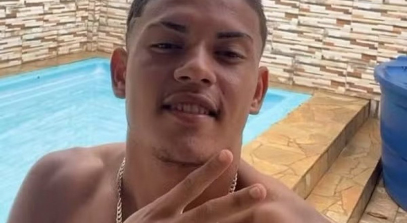 Thiago Oseas Tavares da Silva, 18 anos, que integrava base do Santa Cruz-AC, foi morto na madrugada do domingo (31), no bairro Santa Inês, em Rio Branco. 