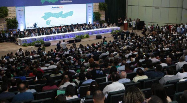 Caravana Federativa amplia oferta de serviços do Governo Federal em congresso de municípios