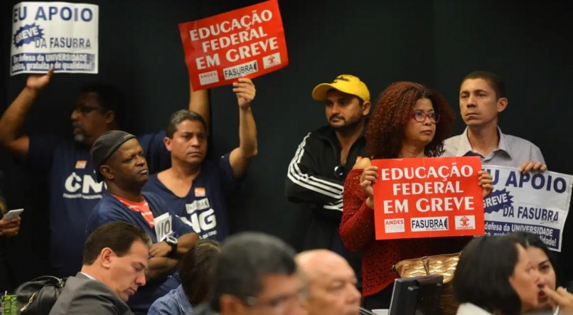 Servidores federais ligados à Educação iniciam greve nacional nesta quarta-feira