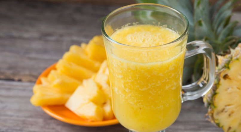 Suco detox de abacaxi para ajudar no emagrecimento!