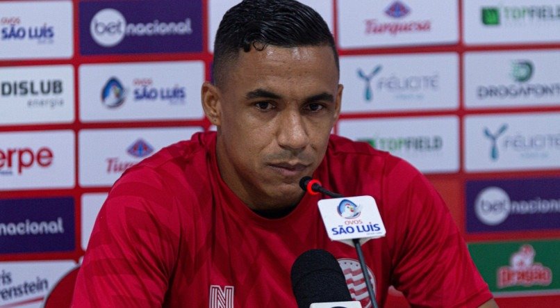 Arnaldo frisou que já passou dicas para os demais jogadores do Náutico sobre o estilo de jogo de Mazola Júnior