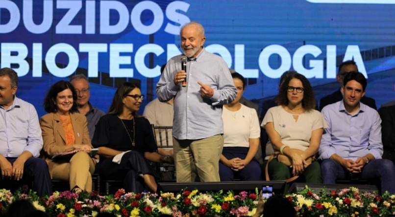 "Saúde é, sem dúvidas, uma das coisas mais urgentes", disse Lula, em evento de inauguração da fábrica da Hemobrás
