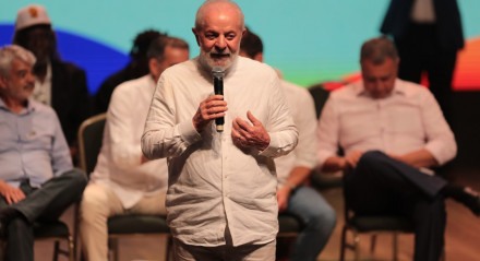 Presidente Luiz Inácio Lula da Silva sancionou, nesta quinta-feira (4), o projeto de lei que institui o marco regulatório do Sistema Nacional de Cultura (SNC), em evento no Recife