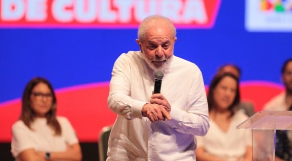 Lula sanciona PL da saidinha de presos, mas mantém trecho que libera visita a familiares