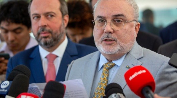 O presidente Jean Paul Prates perdeu a briga com o ministro das Minas e Energia, Alexandre Silveira