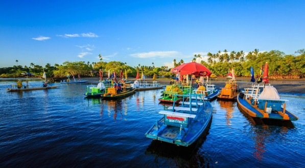 Praia de Maraca&iacute;pe conquista pessoas de todo o mundo